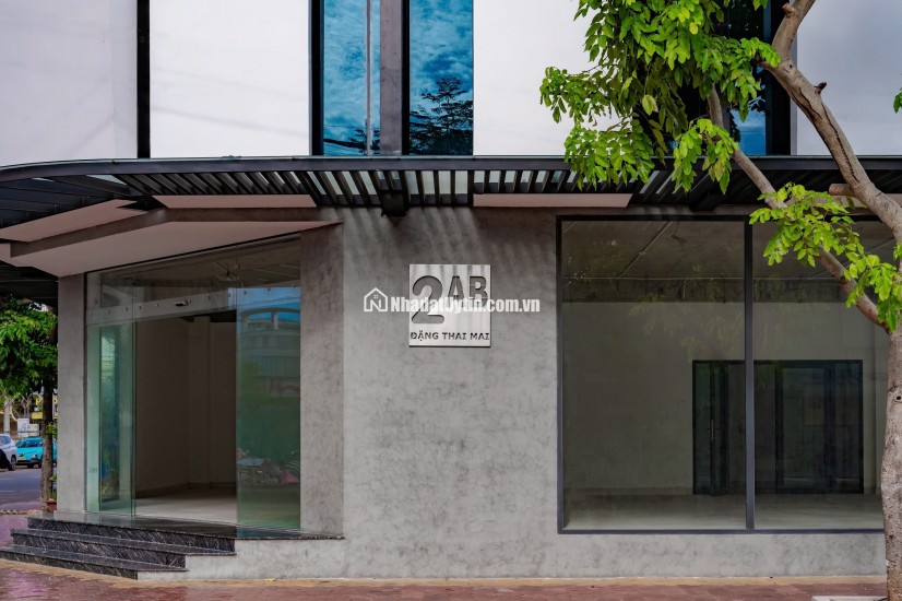 Cho thuê tòa nhà 2MT Đặng Thai Mai-Trương Hán Siêu, 6 tầng, Ngay sát Lotte Mart, Phan Thiết, DTSD 1.465m²