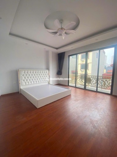 HOT! Mặt phố Mậu Lương, 7 Tầng Thang Máy - Kinh Doanh Siêu Đỉnh - Ô Tô Vỉa Hè!Vị trí siêu hiếm – Kinh doanh cực kỳ thuận lợi!