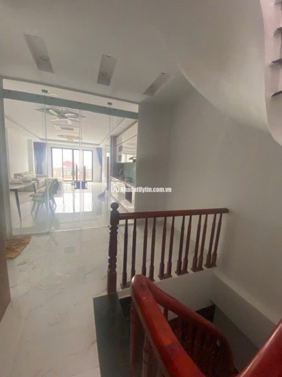 HOT! Mặt phố Mậu Lương, 7 Tầng Thang Máy - Kinh Doanh Siêu Đỉnh - Ô Tô Vỉa Hè!Vị trí siêu hiếm – Kinh doanh cực kỳ thuận lợi!