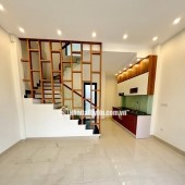Nhà Phố Ngọc Thụy - 5 Tầng Gần Công Viên - Thoáng Trước Mát Sau -  Gía Hơn Sáu Tỷ