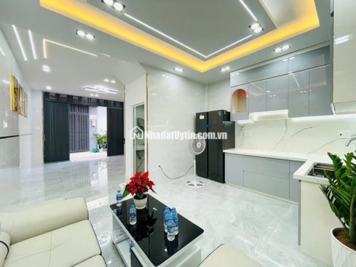 XE HƠI VÀO NHÀ ĐẸP - HẺM 1 TRỤC - 36m2 - COOPMART QUANG TRUNG - 5.25 TỶ