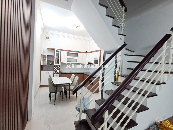 Mặt Ngõ Vip Đê La Thành 25m2 6T 3.6M2 GIÁ CHÀO 7 tỷ Ba Đình