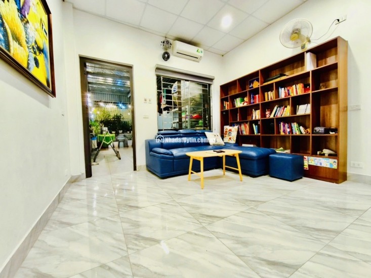 SIÊU PHẨM NHÀ DÂN XÂY - 50M ĐƯỜNG Ô TÔ - TRƯỚC NHÀ XE BA GÁC - HÀNG XÓM BẾN XE MỸ ĐÌNH - SỔ ĐỎ NỞ HẬU NÉT CĂNG