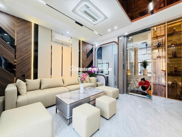 Siêu Phẩm nhà 7 Tầng có thang máy, Mặt Tiền KD Quận Gò Vấp, Full nội thất cao cấp. Diện tích SD 690m2 giá chỉ 17 tỷ 5.