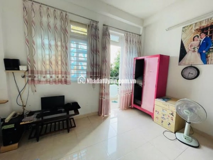 NGAY CV GIA ĐỊNH - 4 TẦNG NGANG 4M - 44M2 - 5 PHÒNG NGỦ CHỈ 5 .5 TỶ TL