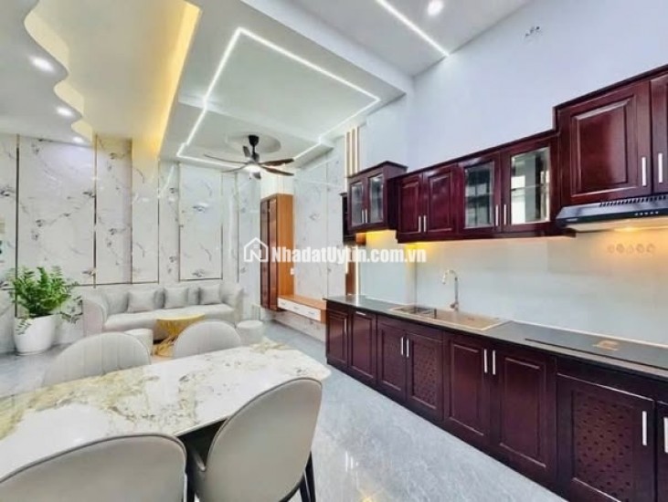 Giá chỉ còn: 7 Tỷ nhỉnh – Cơ hội sở hữu nhà đẹp Phú Nhuận!