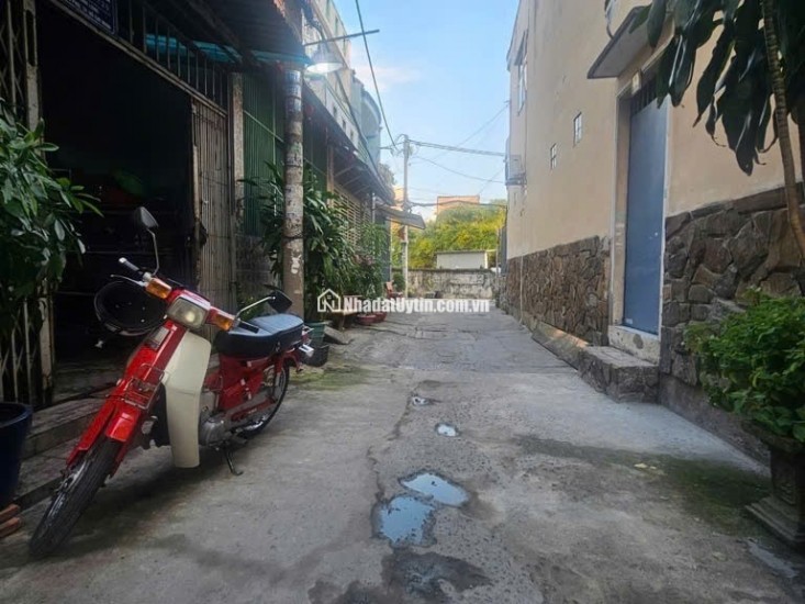 BÁN NHÀ TÂN PHÚ, GẦN TÂN KỲ TÂN QUÝ, HẺM XE HƠI, 68M2, NHỈNH 5 TỶ