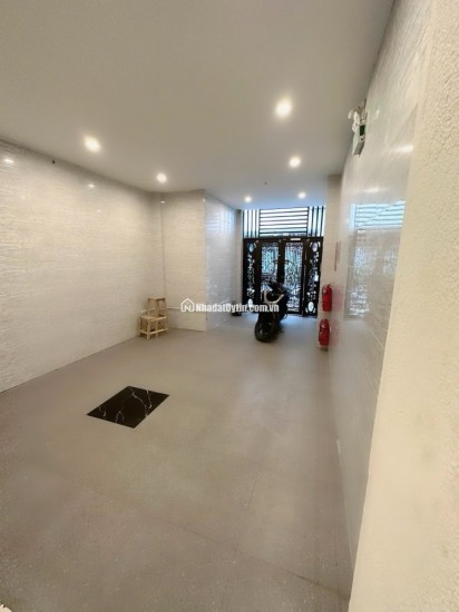 ĂN HỘ DỊCH VỤ ĐẸP - GẦN Ô TÔ - CHO THUÊ DÒNG TIỀN ỔN ĐỊNH - FULL NỘI THẤT - KHÔNG CÓ THANG MÁY - 15 NGÀY NỮA LA VÀO XONG NỘI THẤT.