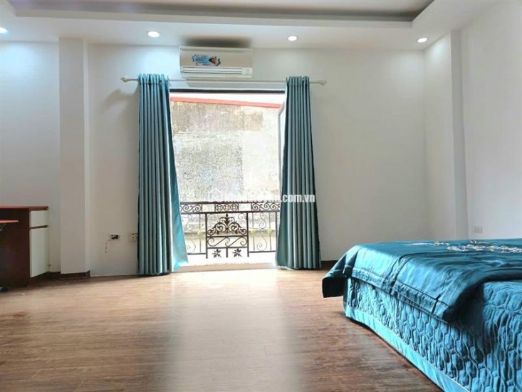Vị trí đẹp gần phố lô góc hai mặt thoáng, xung quanh tiện ích bạt ngàn như chợ, siêu thị, trường học... tương lại sáng ngời sau quy hoạch mở đường 70
