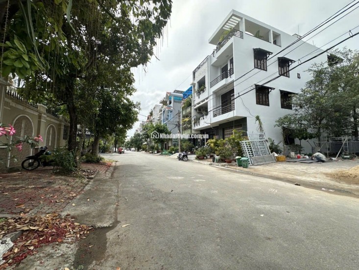 BIỆT THỰ KHU VIP NAM LONG, QUẬN 7. 170m2 - 5 TẦNG - NGANG 8M - CHỈ 22.3 TỶ