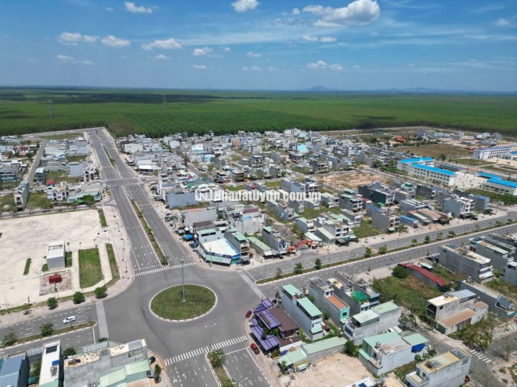 Đất Sân Bay