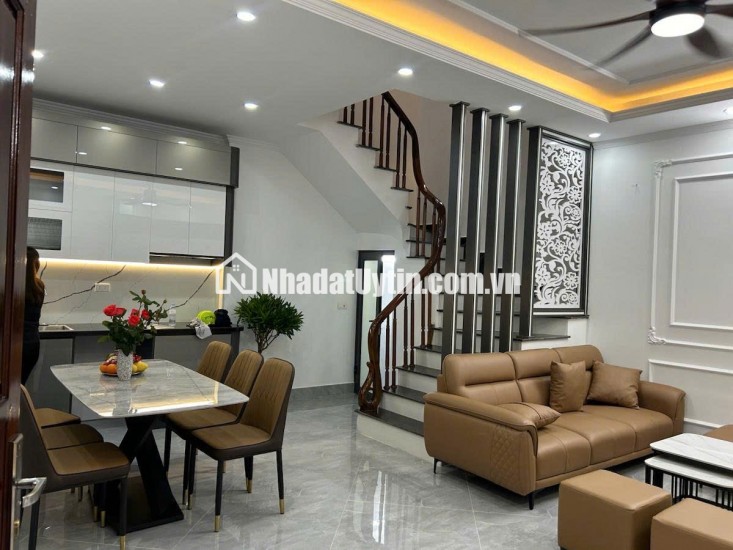 QUAN NHÂN PHÂN LÔ OTO TRÁNH, KINH DOANH, VIEW HỒ ĐIỀU HOÀ, 40M 5 TẦNG, MẶT TIỀN 4.5M GIÁ 11,5 TỶ