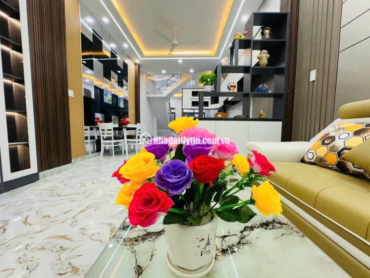 BÁN NHÀ 1 TRỆT 1 LẦU - KHU PHỐ KIM ĐỊNH, THỊ TRẤN CẦN GIUỘC, LONG AN CHỈ 2 TỶ 3