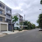 Bán nhà mặt phố đẹp, đường D1, P Phú Mỹ, Q7, HCM, 90m2, nhỉnh 13, tỷ VND