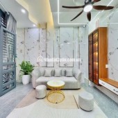 Giá chỉ còn: 7 Tỷ nhỉnh – Cơ hội sở hữu nhà đẹp Phú Nhuận!