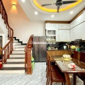 Chính chủ cần bán gấp nhà Hoàng Văn Thái 50m giá 13 tỷ khu phân lô quân đội , ô tô tránh