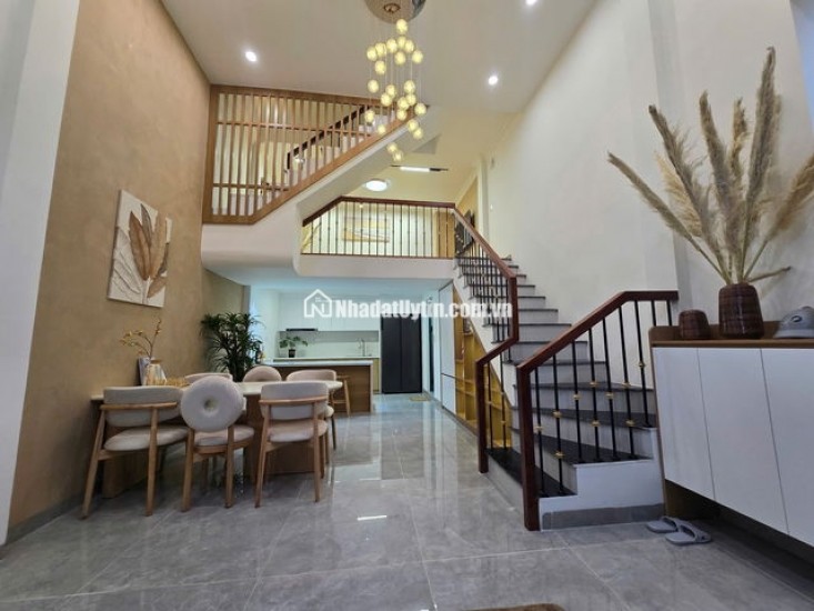 NGUYỄN TRÃI - THANH XUÂN - NHÀ LÔ GÓC – 42m2 - 5 TẦNG MẶT TIỀN KHỦNG 5.8M – Ô TÔ VÀO NHÀ