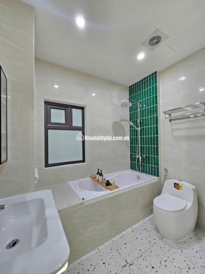 NGUYỄN TRÃI - THANH XUÂN - NHÀ LÔ GÓC – 42m2 - 5 TẦNG MẶT TIỀN KHỦNG 5.8M – Ô TÔ VÀO NHÀ