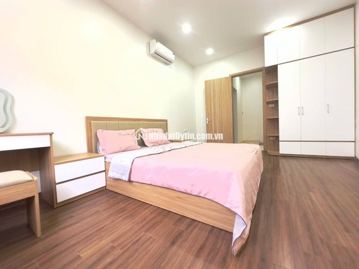 Bán nhà Định Công, 34m2, MT 3.7m, ngõ ô tô tránh đỗ ngày đêm, giá 6,1 tỷ