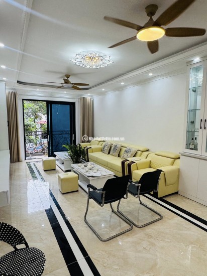 Bán Nhà Ngọc Thụy 50m2 7T Dân Xây 2 Thoáng 13 Tỷ, Ô Tô Đỗ Cửa, Full Nội Thất