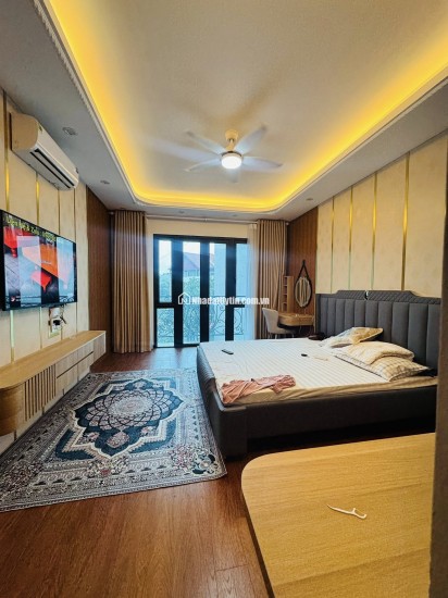 Bán Nhà Ngọc Thụy 50m2 7T Dân Xây 2 Thoáng 13 Tỷ, Ô Tô Đỗ Cửa, Full Nội Thất