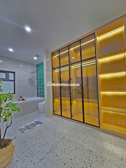 NGUYỄN TRÃI - THANH XUÂN - NHÀ LÔ GÓC – 42m2 - 5 TẦNG MẶT TIỀN KHỦNG 5.8M – Ô TÔ VÀO NHÀ