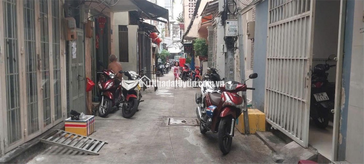 Nhà Trung Tâm Q10, Gần NowZone – DTSD 44m², Gác Suốt – Giá Mềm 3.X Tỷ
