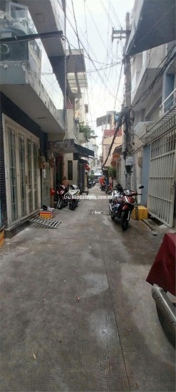 Nhà Trung Tâm Q10, Gần NowZone – DTSD 44m², Gác Suốt – Giá Mềm 3.X Tỷ
