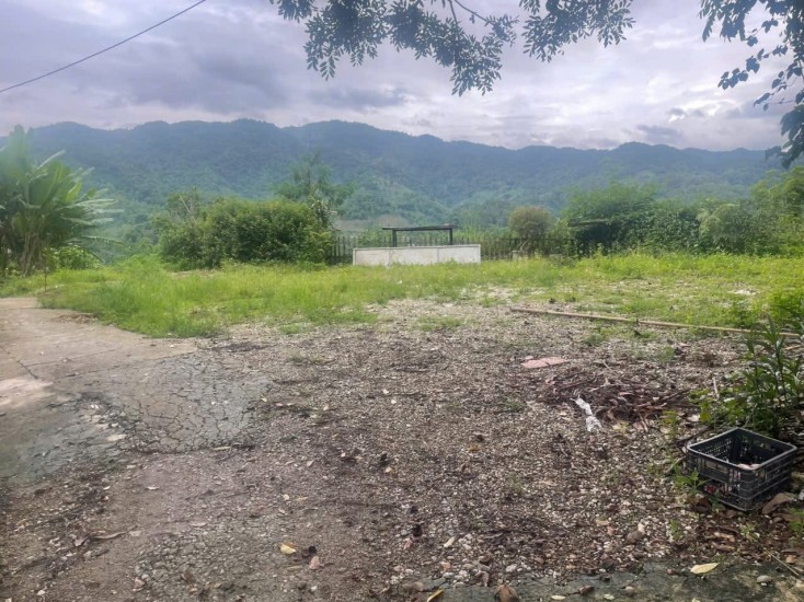 Bán đất có nhà ở và kho bãi