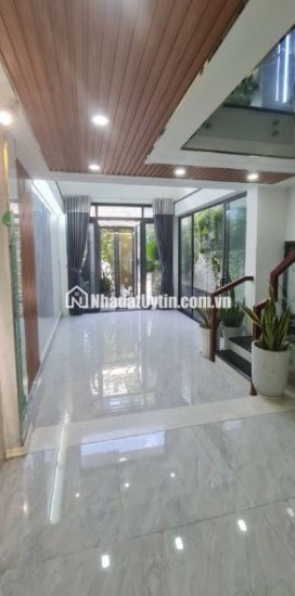 TÂN BÌNH - HẺM 7M - 67M2 - NHÀ MỚI ĐẸP DỌN VÀO Ở NGAY - NỘI THẤT CHÂU ÂU XỊN SÒ - 5 TẦNG BTCT- GIÁ NHĨNH 7 TỶ