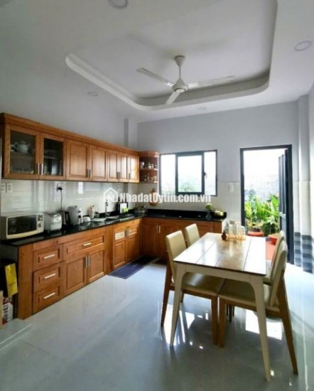 THỦ ĐỨC - TRUNG TÂM PHƯỜNG LINH CHIỂU - HẺM 7 CHỖ VÀO NHÀ -  4.01m x 15.4m - 4 TẦNG - NHỈNH 8 TỶ