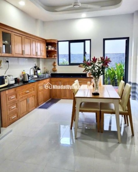 THỦ ĐỨC - TRUNG TÂM PHƯỜNG LINH CHIỂU - HẺM 7 CHỖ VÀO NHÀ -  4.01m x 15.4m - 4 TẦNG - NHỈNH 8 TỶ