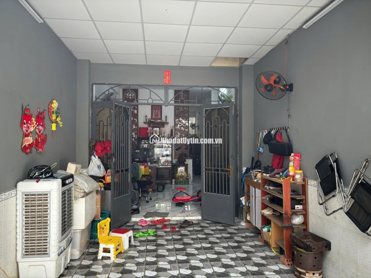 Bán Nhà HXH Đường Trường Chinh, P.14, Q. Tân Bình, 96m², Chỉ 10.2 Tỷ
