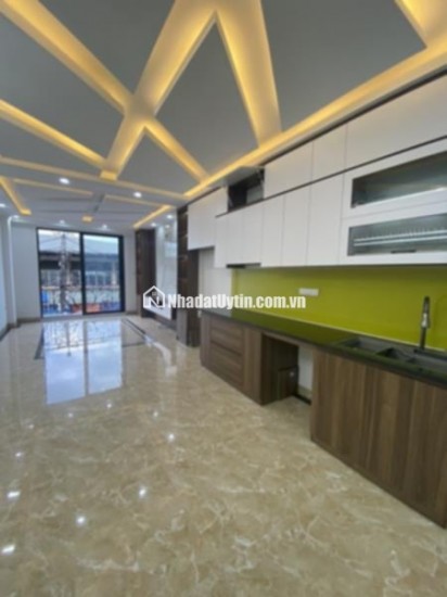 7 tầng thang máy – 8 phòng khép kín + penthouse đỉnh – Gần Times City LH: 0981576598