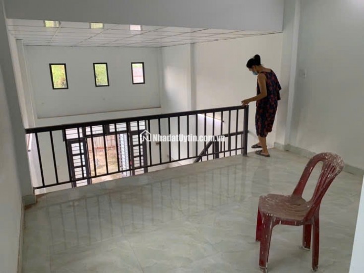 NHỈNH 3 TỶ CÓ NHÀ BÌNH THẠNH 54M2 MỚI ĐẸP Ở NGAY 1 TRỆT 1 LỬNG 2 PHÒNG NGỦ - NGAY KHU DU LỊCH BÌNH QUỚI HẺM BA GÁC ĐUA GẦN HẺM ÔTÔ