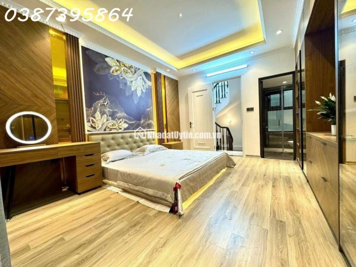  SIÊU PHẨM NHÀ ĐẸP - MỚI XÂY KÍNH CONG – PHÂN KHÚC 7,XX TỶ TẠI QUẬN CẦU GIẤY