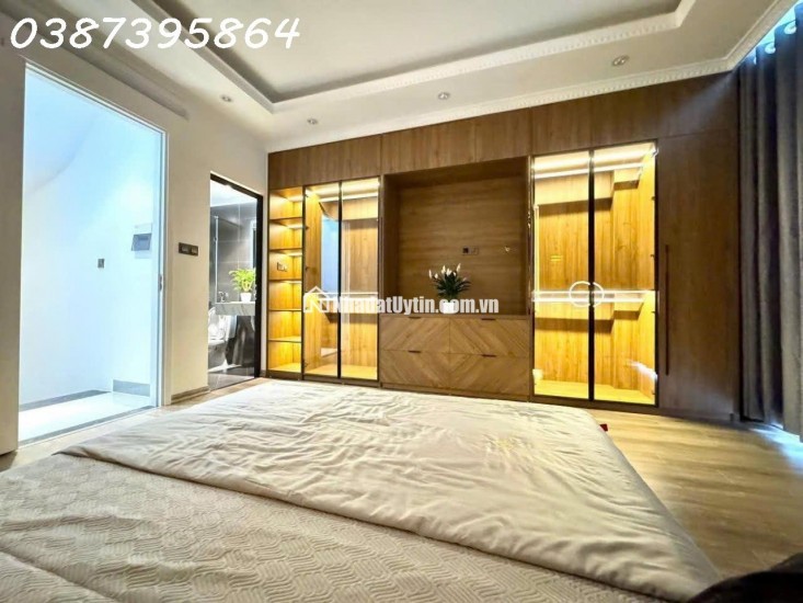  SIÊU PHẨM NHÀ ĐẸP - MỚI XÂY KÍNH CONG – PHÂN KHÚC 7,XX TỶ TẠI QUẬN CẦU GIẤY
