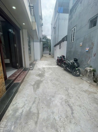 SIÊU PHẨM MỚI CHỈ HƠN 4 TỶ SỞ HỮU NHÀ 5T, 35M2, Ô TÔ ĐỖ CỬA,