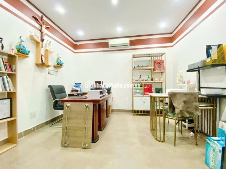BÁN NHÀ GÒ VẤP HẺM XE TẢI THÔNG 80M2 5 LẦU NGANG 4.8M ĐANG KINH DOANH TRÀ SỮA