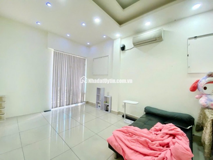 BÁN NHÀ GÒ VẤP HẺM XE TẢI THÔNG 80M2 5 LẦU NGANG 4.8M ĐANG KINH DOANH TRÀ SỮA