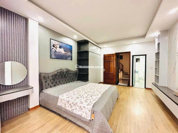 Bán nhà mới kính koong phố Văn Chương - quận Đống Đa
