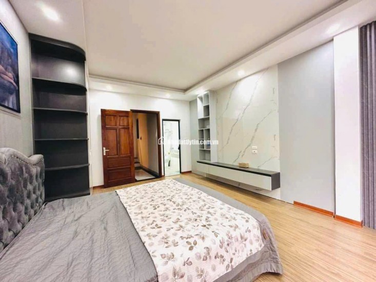 Bán nhà mới kính koong phố Văn Chương - quận Đống Đa