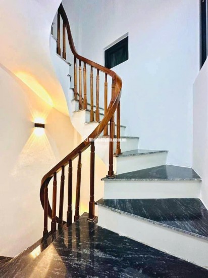 Bán nhà mới kính koong phố Văn Chương - quận Đống Đa
