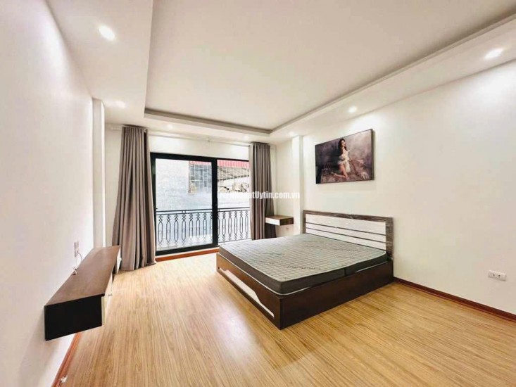 Bán nhà mới kính koong phố Văn Chương - quận Đống Đa