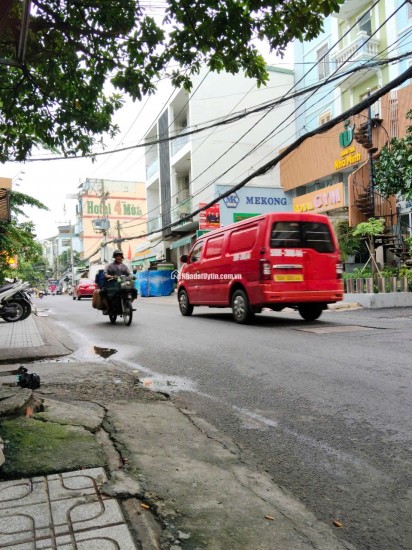Nhà mặt phố 6 tầng, tọa lạc tại đường Thống Nhất, Phường 11, Gò Vấp, Hồ Chí Minh, với diện tích 105m2.