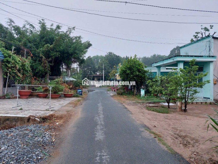 Bán gấp lô đất mặt tiền đường Tân Thông Hội, 173m2 full thổ cư, SHR