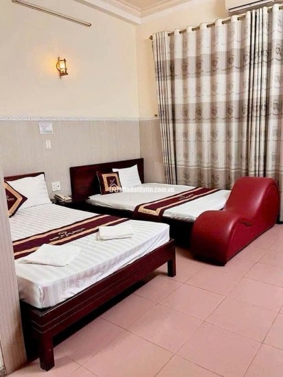 BÁN GẤP KHÁCH SẠN 7 TẦNG MẶT TIỀN HÀ HUY GIÁP - KHU NAM LONG THẠNH LỘC NGANG KHỦNG 9M-