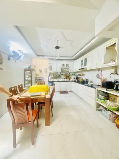 RẺ ĐẸP KHU VỰC, HẺM NHỰA KHU PHÂN LÔ, 71M2, 4 TẦNG, CHỈ HƠN 7 ĐỒNG.