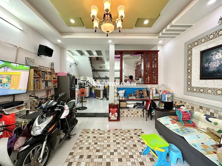 Bán căn nhà hẻm xe hơi Phạm Văn Đồng Quận Bình Thạnh DT 45m2