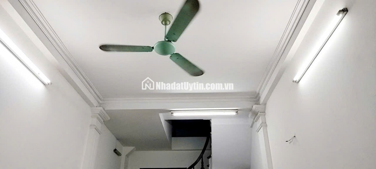 Nhà ngõ 35m2 + 4 phòng ngủ + ngõ 81 Lương Định Của